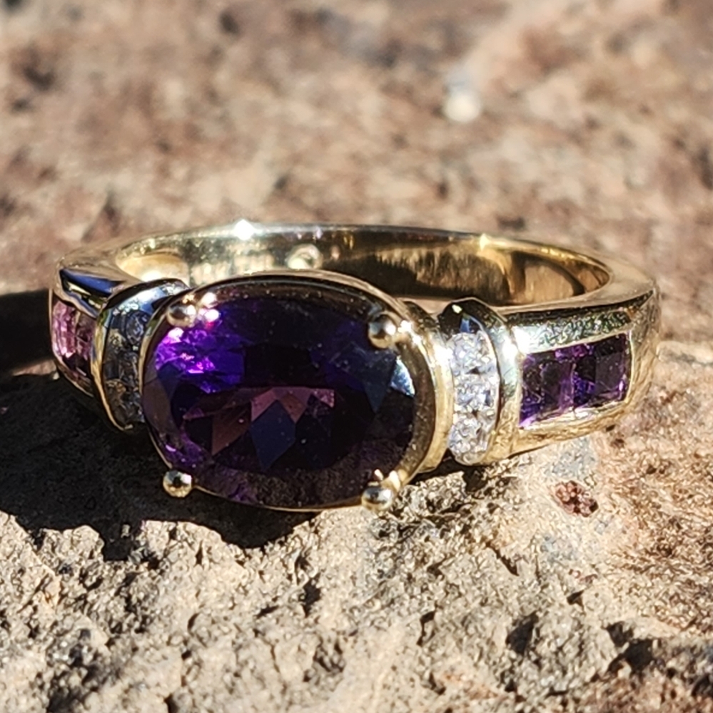 14k Solid Yellow Gold Amethyst Ring - image 3